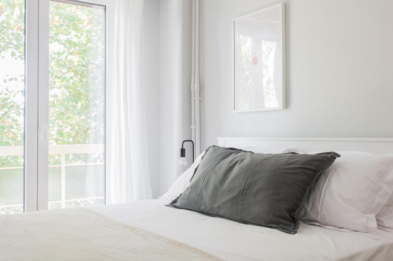 Absolute 2Br Apartment Near Emst Museum By Upstreet Атина Екстериор снимка