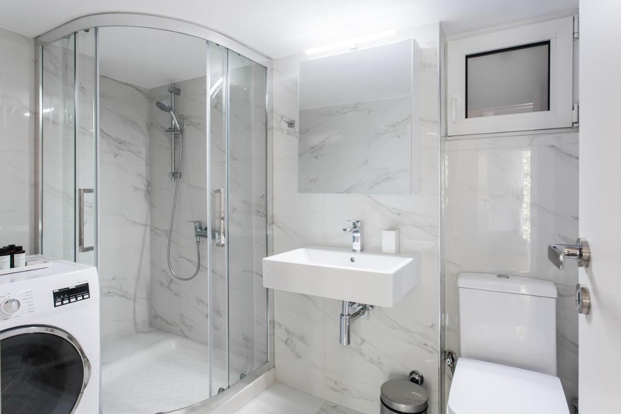 Absolute 2Br Apartment Near Emst Museum By Upstreet Атина Екстериор снимка